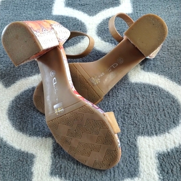 Snake Print/Python Pattern Block Heels - Picture 10 of 16